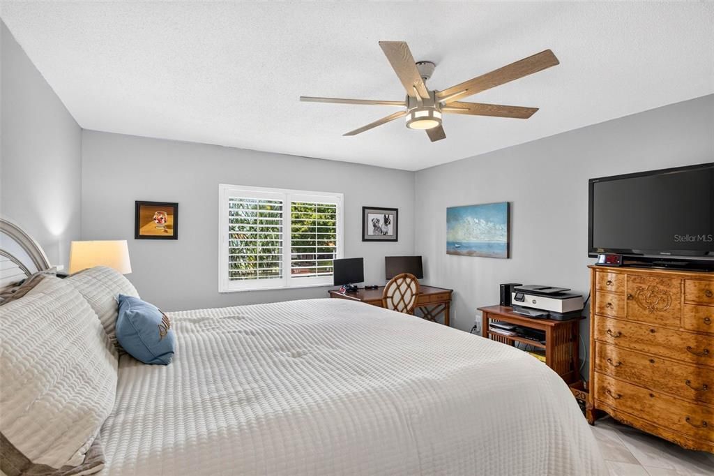 For Sale: $335,000 (2 beds, 2 baths, 1487 Square Feet)