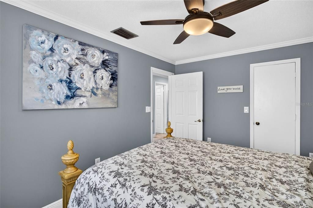 For Sale: $335,000 (2 beds, 2 baths, 1487 Square Feet)