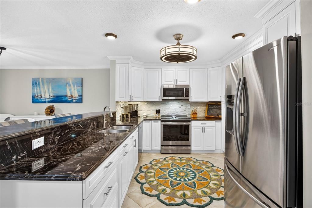 For Sale: $335,000 (2 beds, 2 baths, 1487 Square Feet)