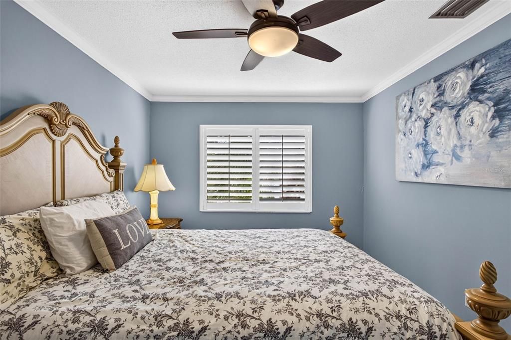 For Sale: $335,000 (2 beds, 2 baths, 1487 Square Feet)
