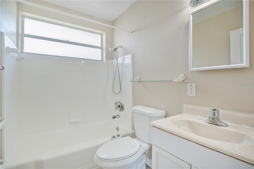 En Venta: $381,000 (4 camas, 2 baños, 1524 Pies cuadrados)