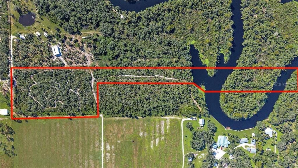 На продажу: $305,000 (12.40 acres)