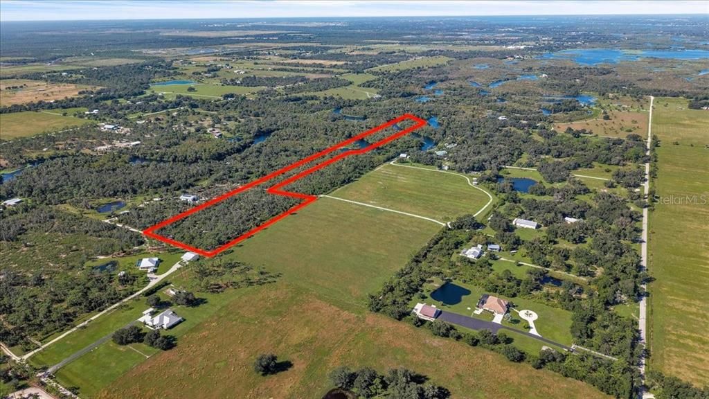 На продажу: $305,000 (12.40 acres)