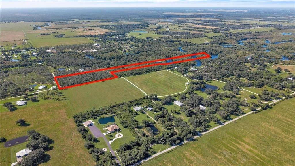На продажу: $305,000 (12.40 acres)