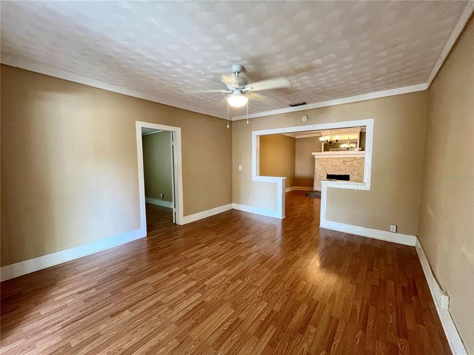 В аренду: $2,390 (3 спален, 2 ванн, 1533 Квадратных фут)