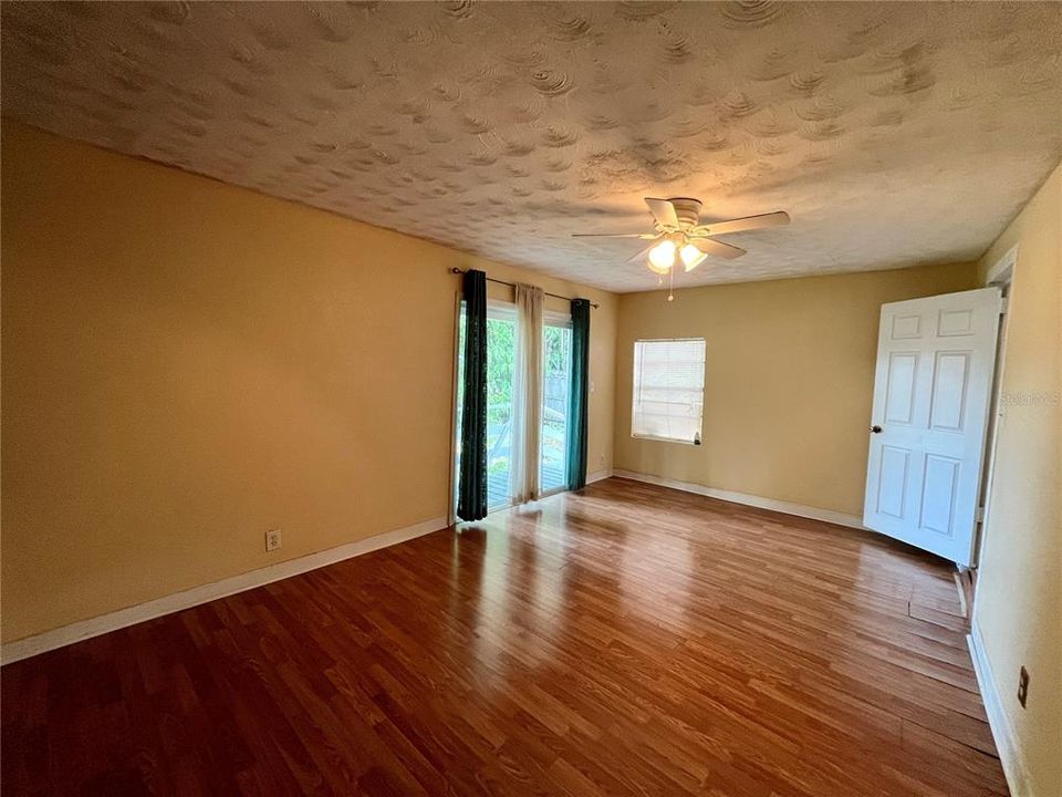 В аренду: $2,390 (3 спален, 2 ванн, 1533 Квадратных фут)