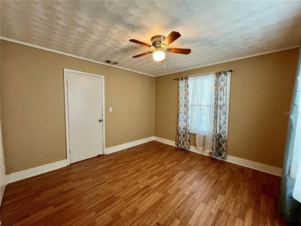 В аренду: $2,390 (3 спален, 2 ванн, 1533 Квадратных фут)