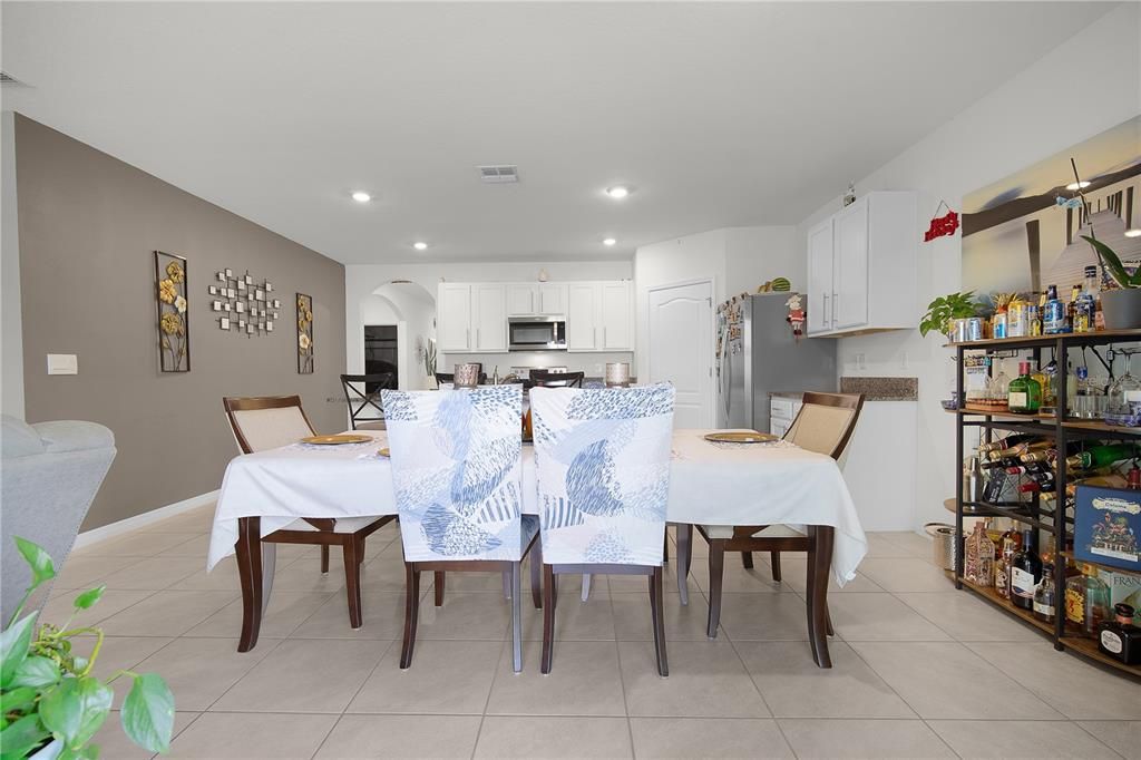 En Renta: $2,650 (4 camas, 2 baños, 1815 Pies cuadrados)