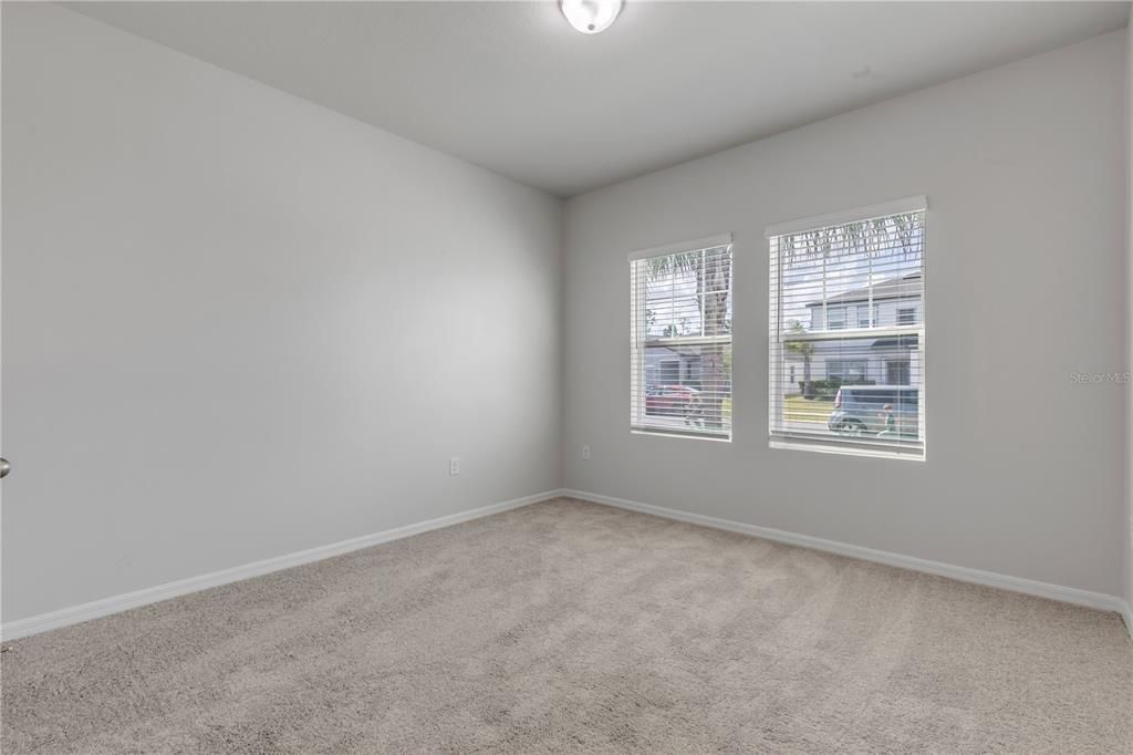 For Sale: $349,900 (4 beds, 2 baths, 1889 Square Feet)