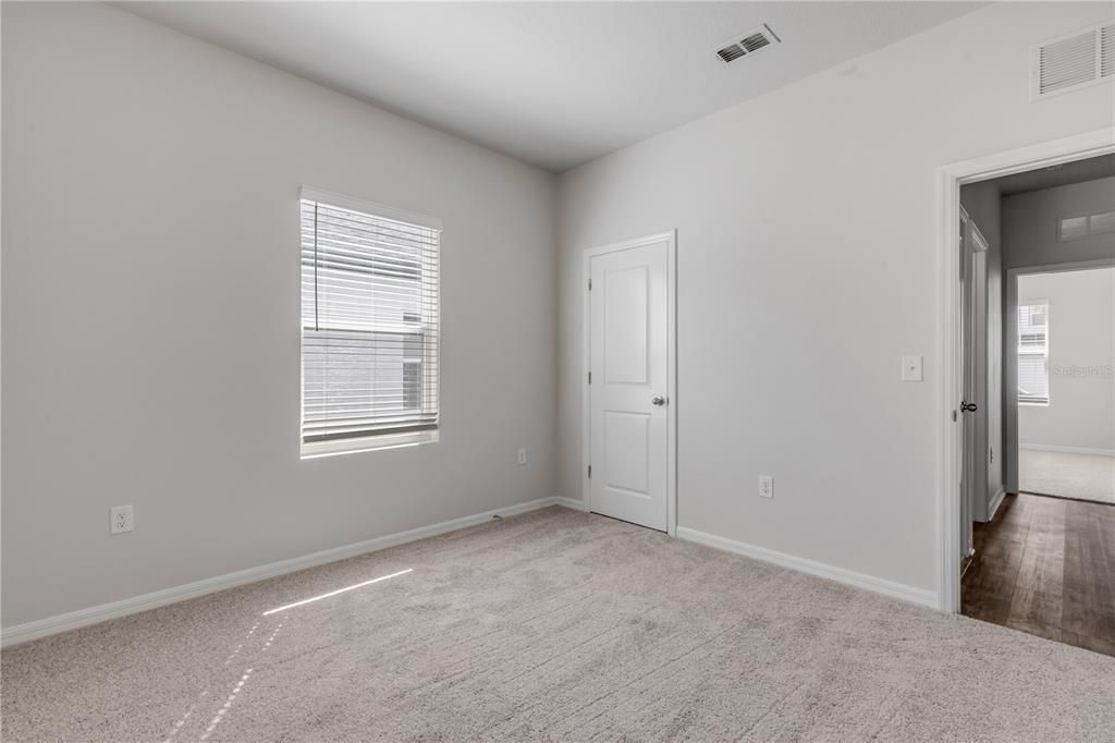 For Sale: $349,900 (4 beds, 2 baths, 1889 Square Feet)