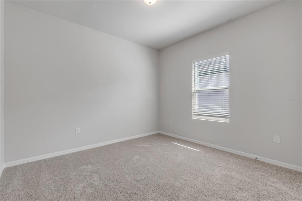 For Sale: $349,900 (4 beds, 2 baths, 1889 Square Feet)