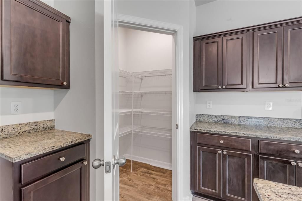 For Sale: $349,900 (4 beds, 2 baths, 1889 Square Feet)