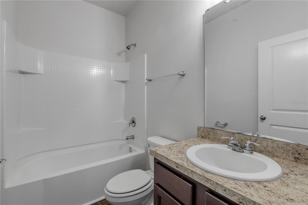 For Sale: $349,900 (4 beds, 2 baths, 1889 Square Feet)