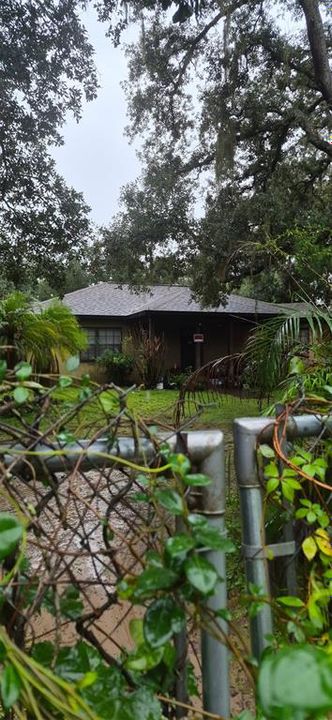 For Sale: $225,000 (2 beds, 1 baths, 1199 Square Feet)