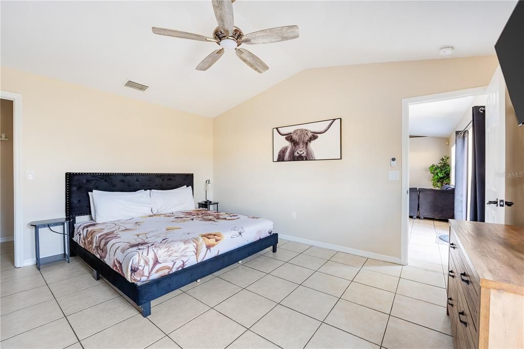 For Sale: $319,999 (3 beds, 2 baths, 1602 Square Feet)