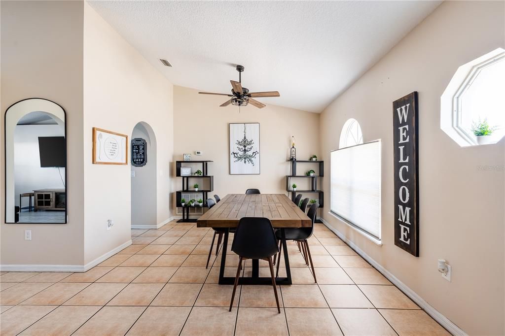 For Sale: $319,999 (3 beds, 2 baths, 1602 Square Feet)