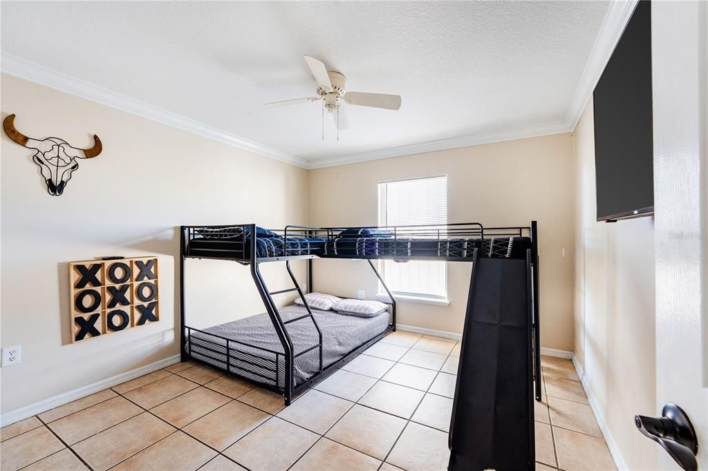 For Sale: $319,999 (3 beds, 2 baths, 1602 Square Feet)