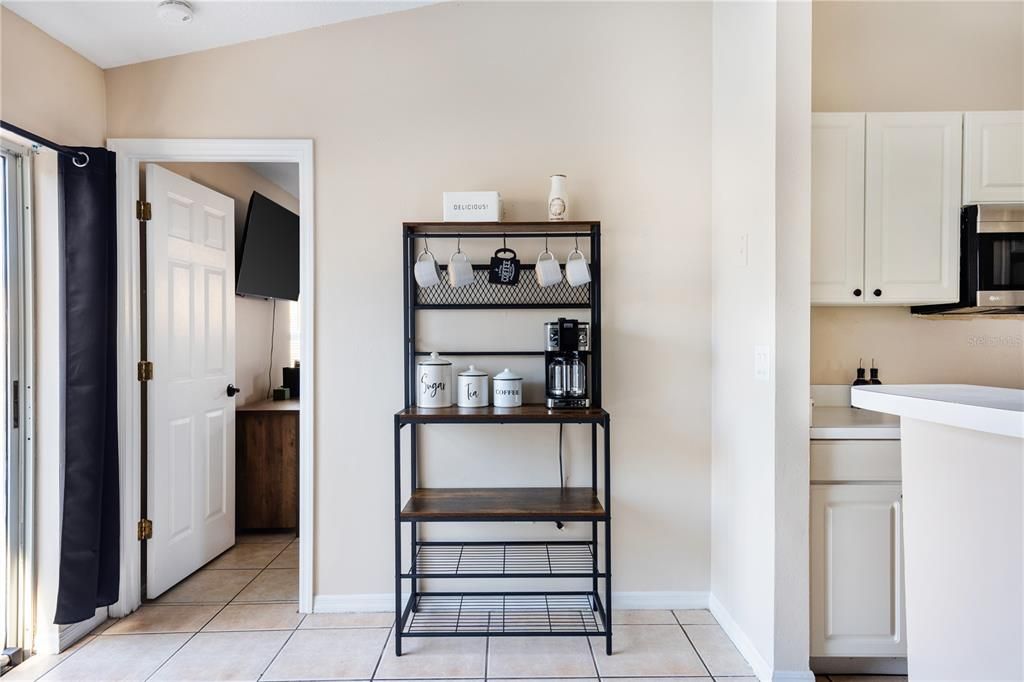 For Sale: $319,999 (3 beds, 2 baths, 1602 Square Feet)