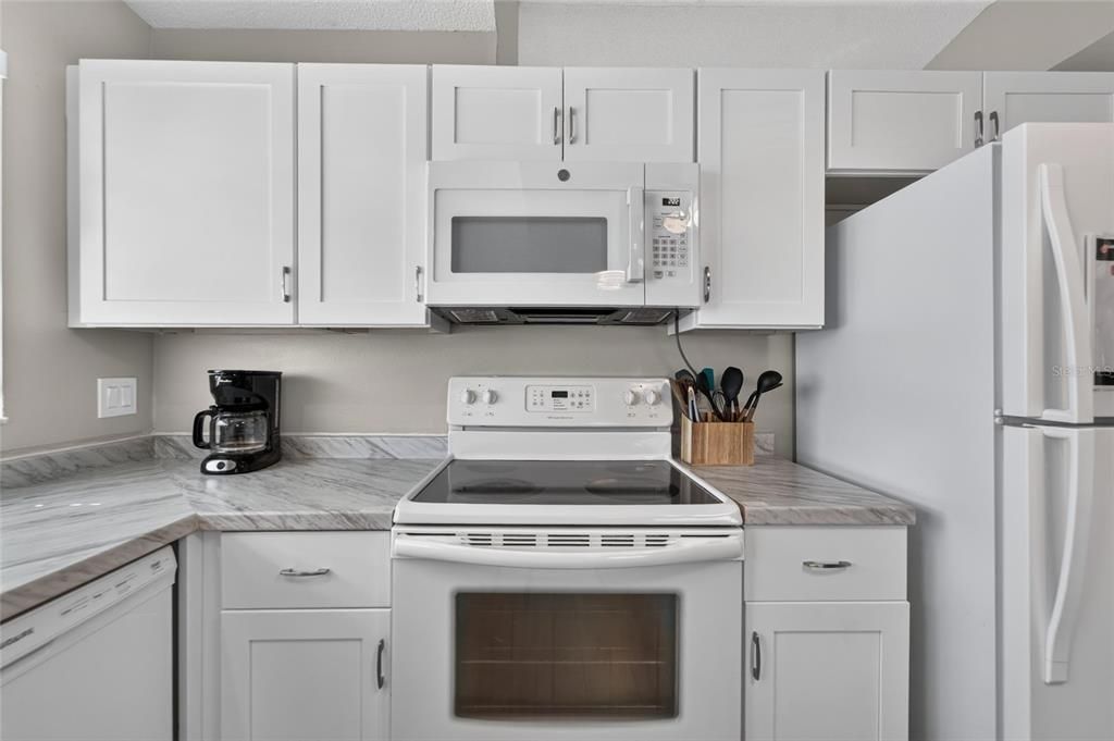 На продажу: $315,000 (2 спален, 2 ванн, 1244 Квадратных фут)