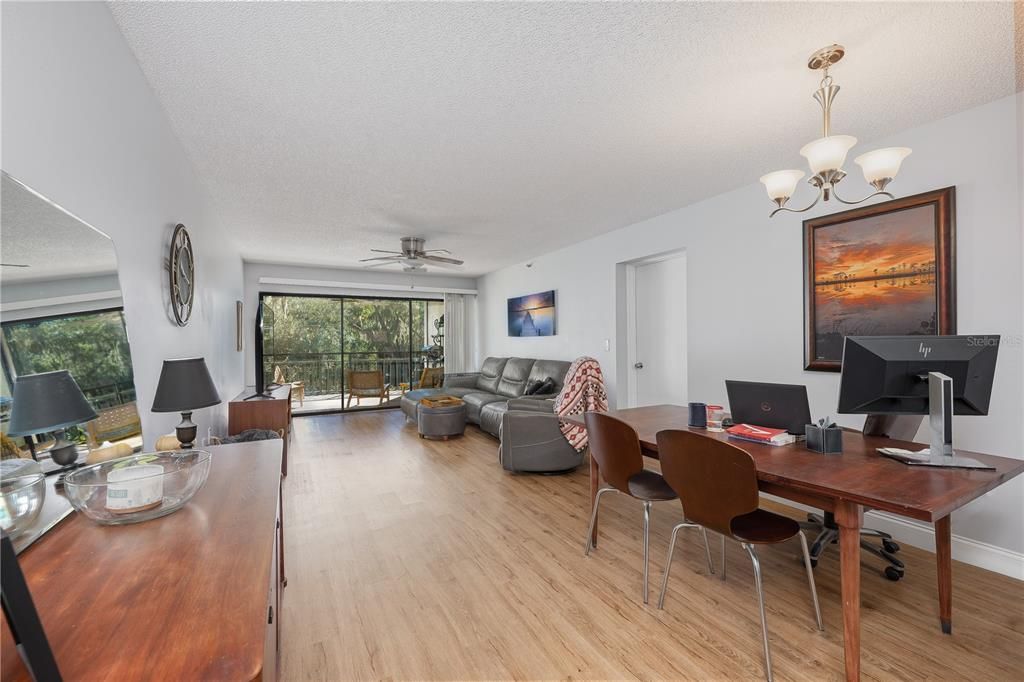 En Venta: $221,500 (3 camas, 2 baños, 1443 Pies cuadrados)