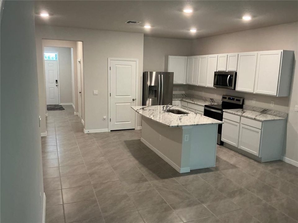For Rent: $2,750 (3 beds, 2 baths, 1673 Square Feet)
