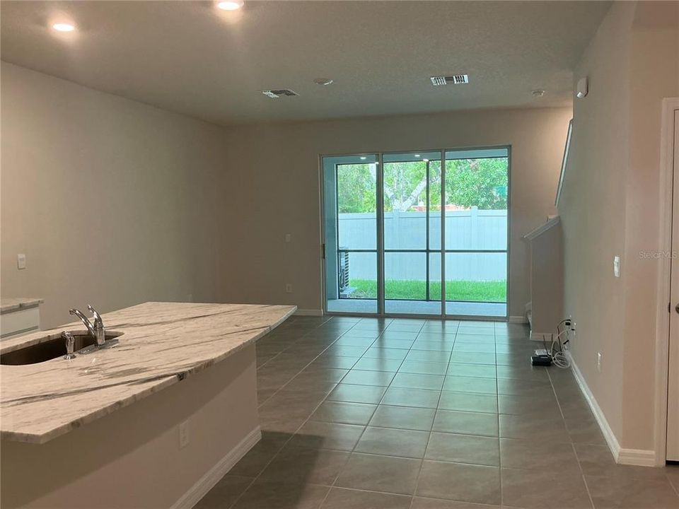 For Rent: $2,750 (3 beds, 2 baths, 1673 Square Feet)
