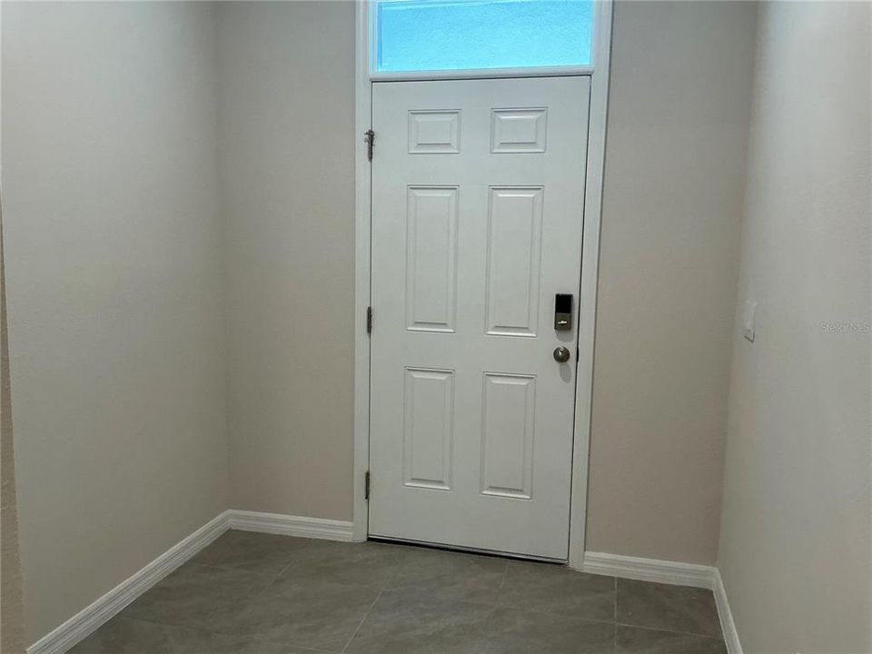 For Rent: $2,750 (3 beds, 2 baths, 1673 Square Feet)