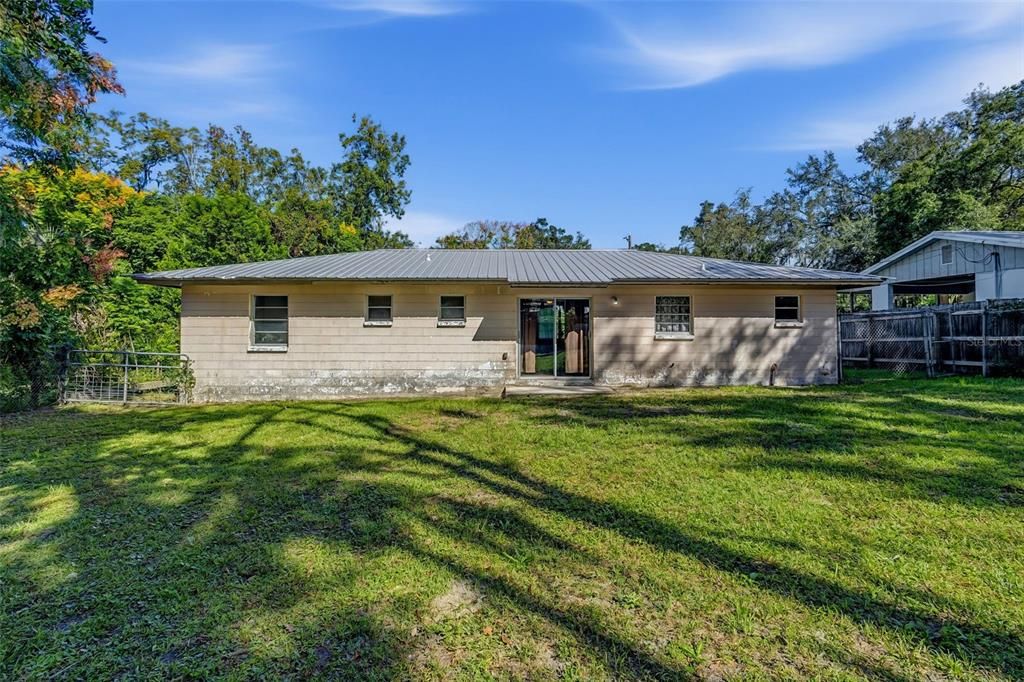 For Sale: $174,900 (3 beds, 1 baths, 1184 Square Feet)