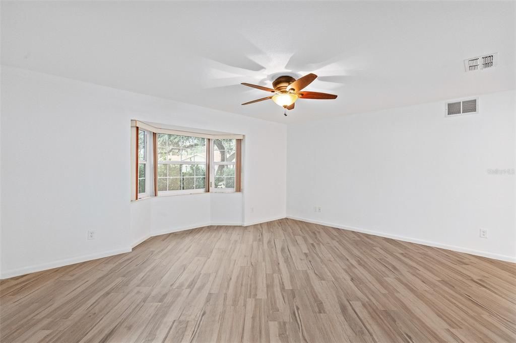 На продажу: $299,000 (3 спален, 2 ванн, 1588 Квадратных фут)