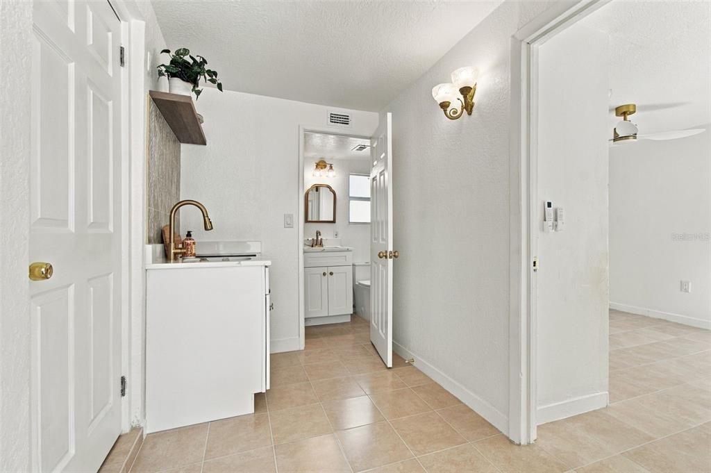 На продажу: $425,000 (4 спален, 3 ванн, 1392 Квадратных фут)