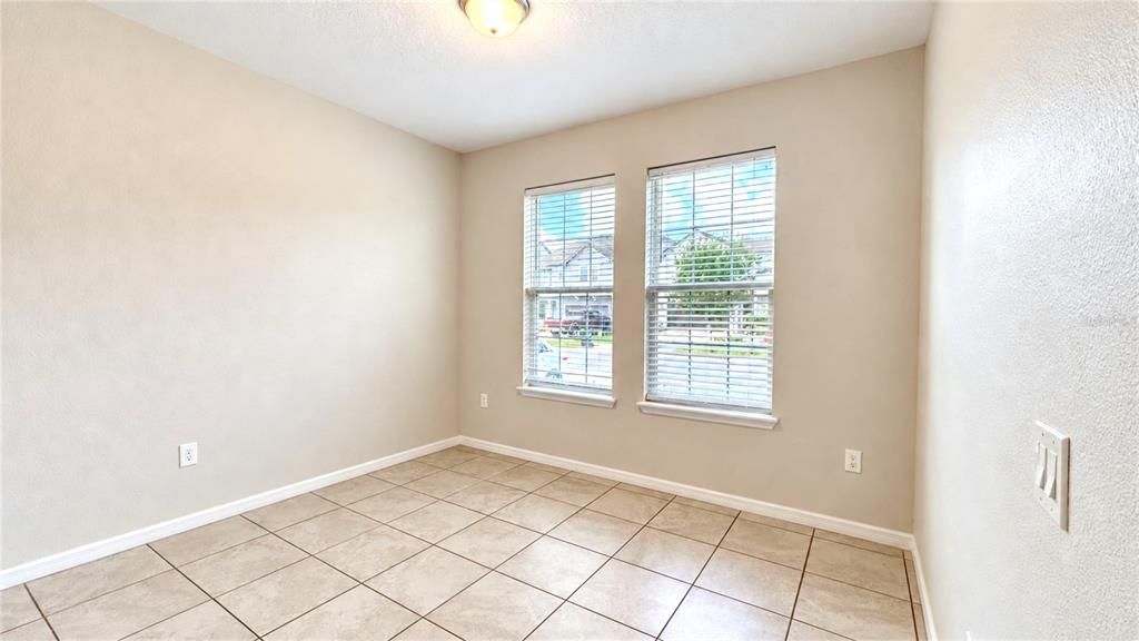 For Rent: $3,250 (6 beds, 4 baths, 3664 Square Feet)