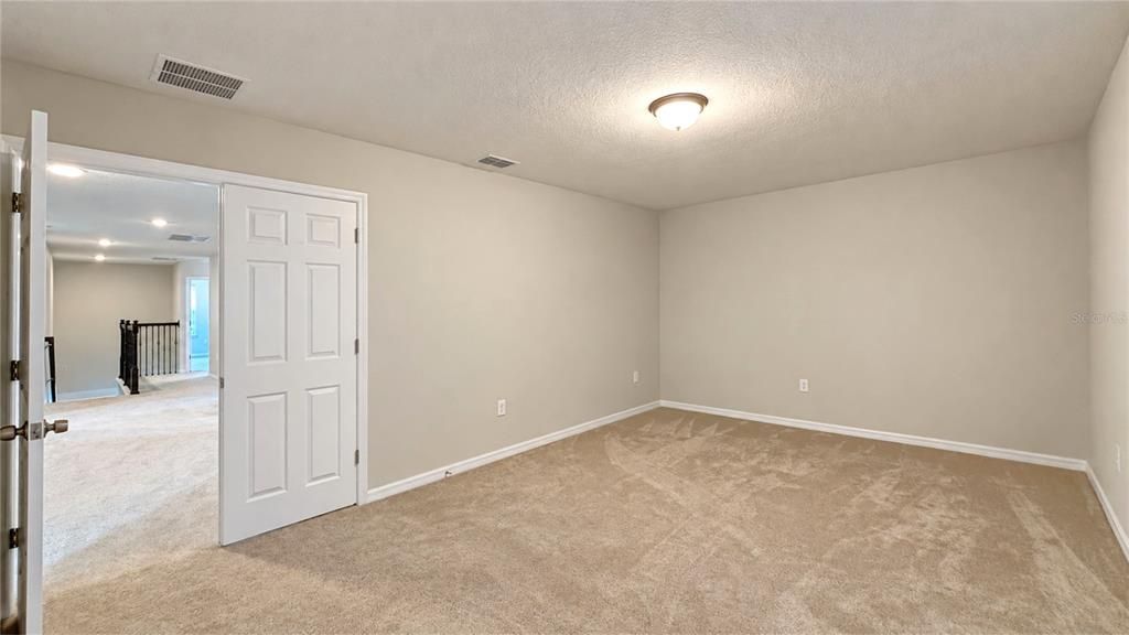 For Rent: $3,250 (6 beds, 4 baths, 3664 Square Feet)