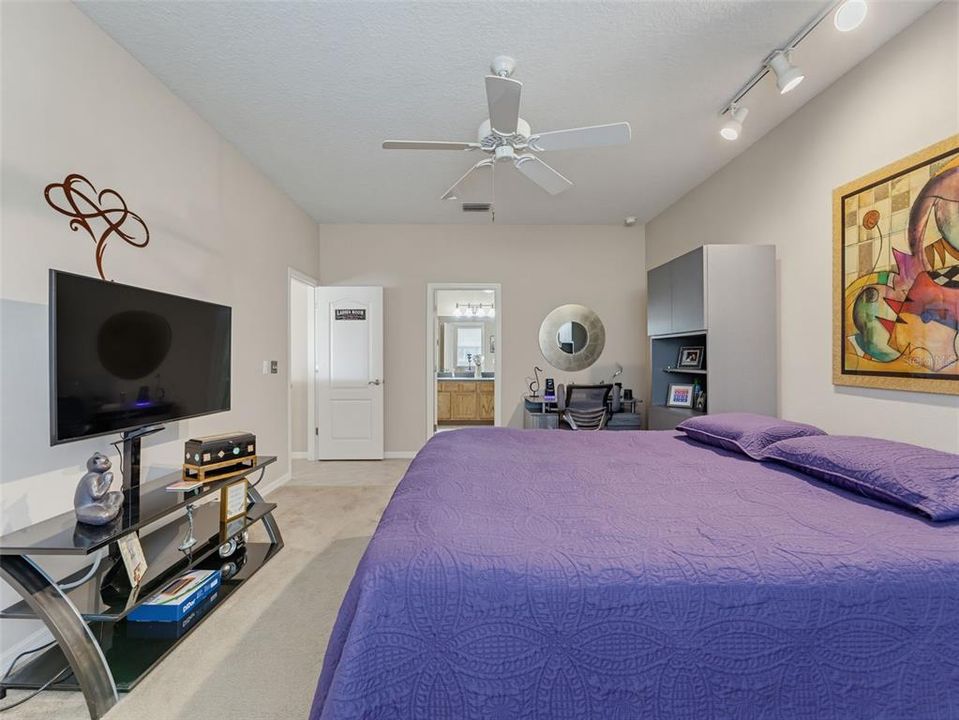 For Sale: $340,000 (3 beds, 2 baths, 1896 Square Feet)