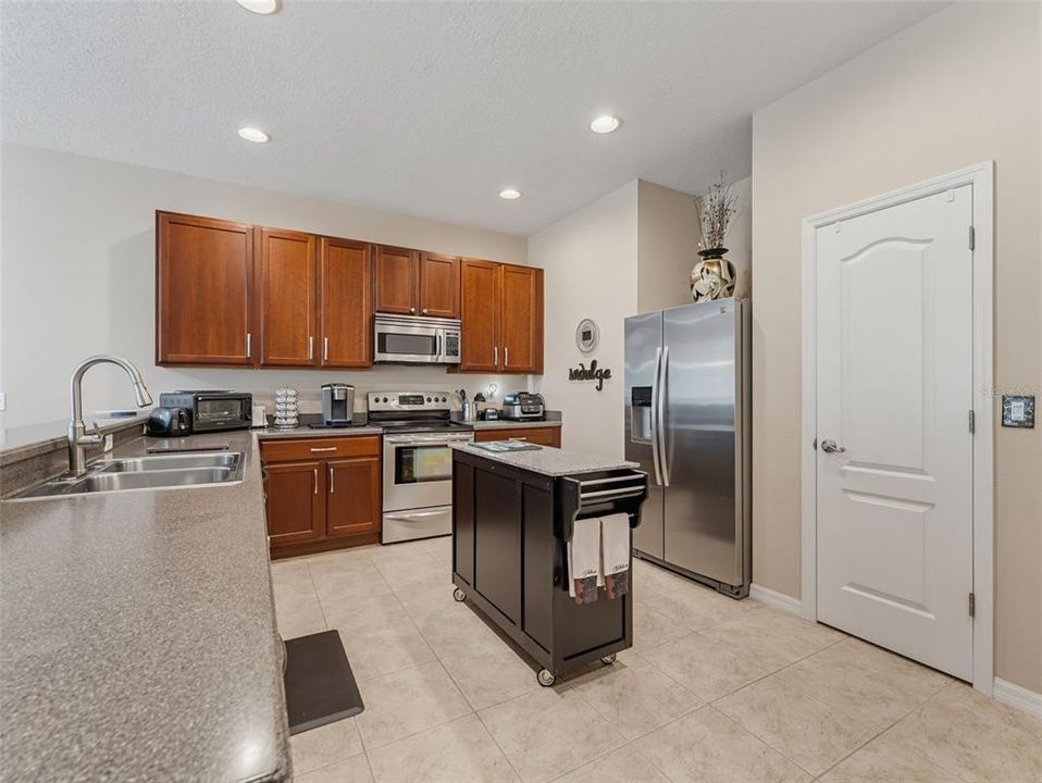 For Sale: $340,000 (3 beds, 2 baths, 1896 Square Feet)