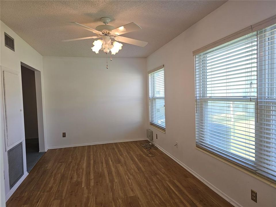 For Sale: $125,000 (2 beds, 2 baths, 1100 Square Feet)