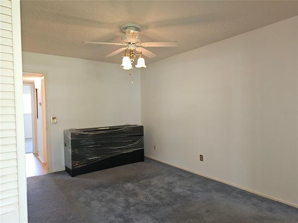 For Sale: $125,000 (2 beds, 2 baths, 1100 Square Feet)