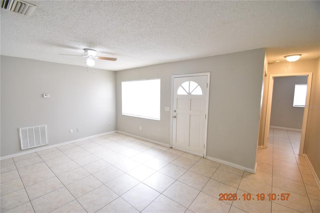 For Rent: $1,895 (3 beds, 2 baths, 1050 Square Feet)