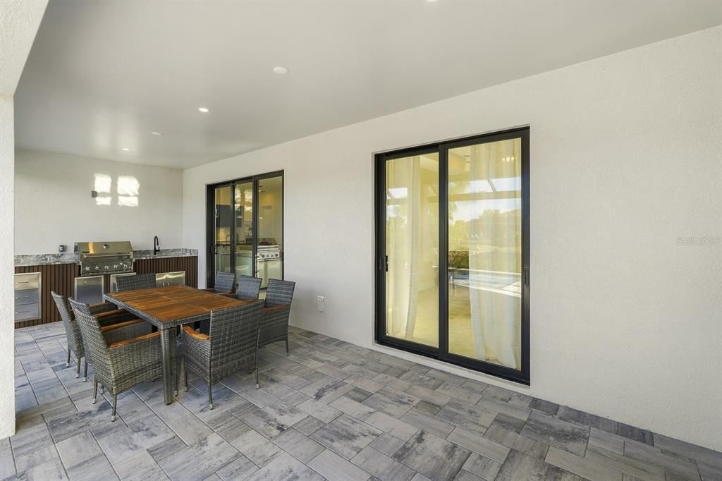 En Venta: $979,000 (3 camas, 3 baños, 2014 Pies cuadrados)