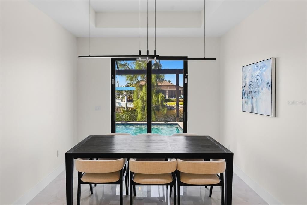 En Venta: $979,000 (3 camas, 3 baños, 2014 Pies cuadrados)
