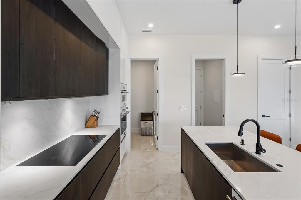 En Venta: $979,000 (3 camas, 3 baños, 2014 Pies cuadrados)