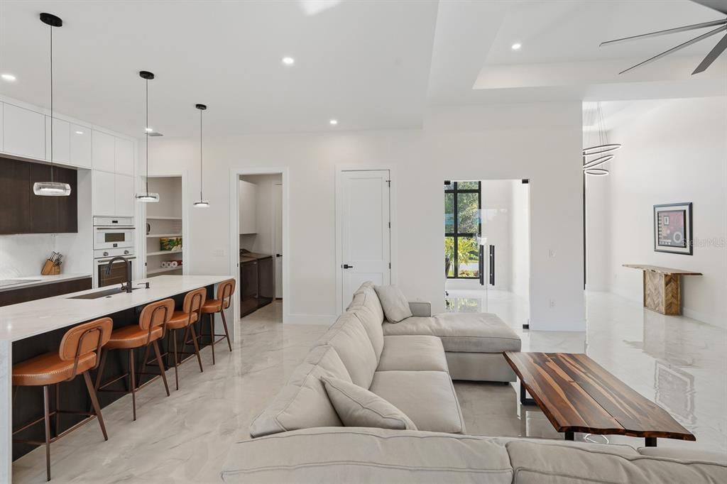 En Venta: $979,000 (3 camas, 3 baños, 2014 Pies cuadrados)