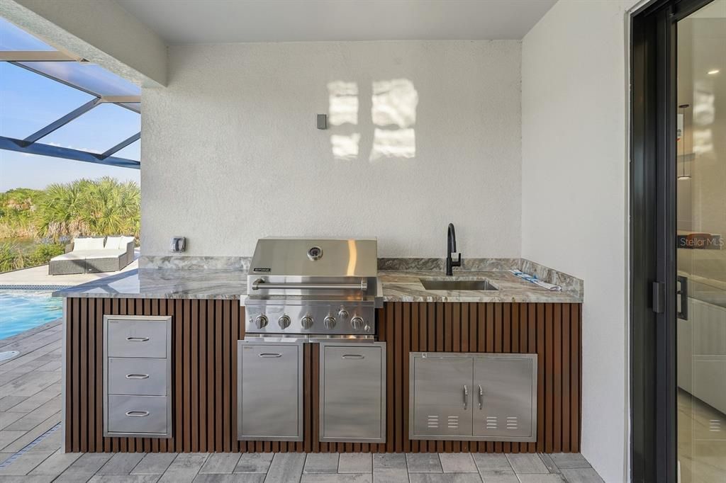 En Venta: $979,000 (3 camas, 3 baños, 2014 Pies cuadrados)