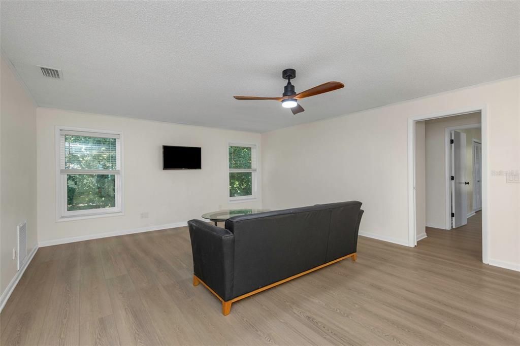 For Sale: $649,900 (3 beds, 2 baths, 1835 Square Feet)