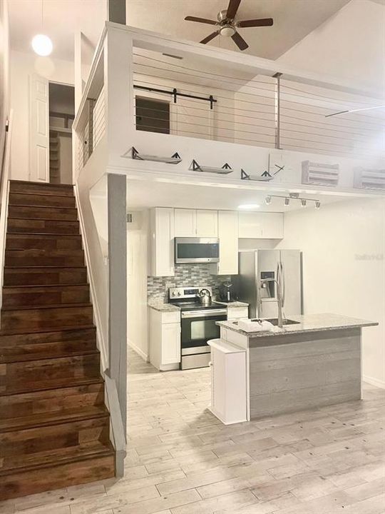 For Sale: $135,000 (1 beds, 1 baths, 918 Square Feet)