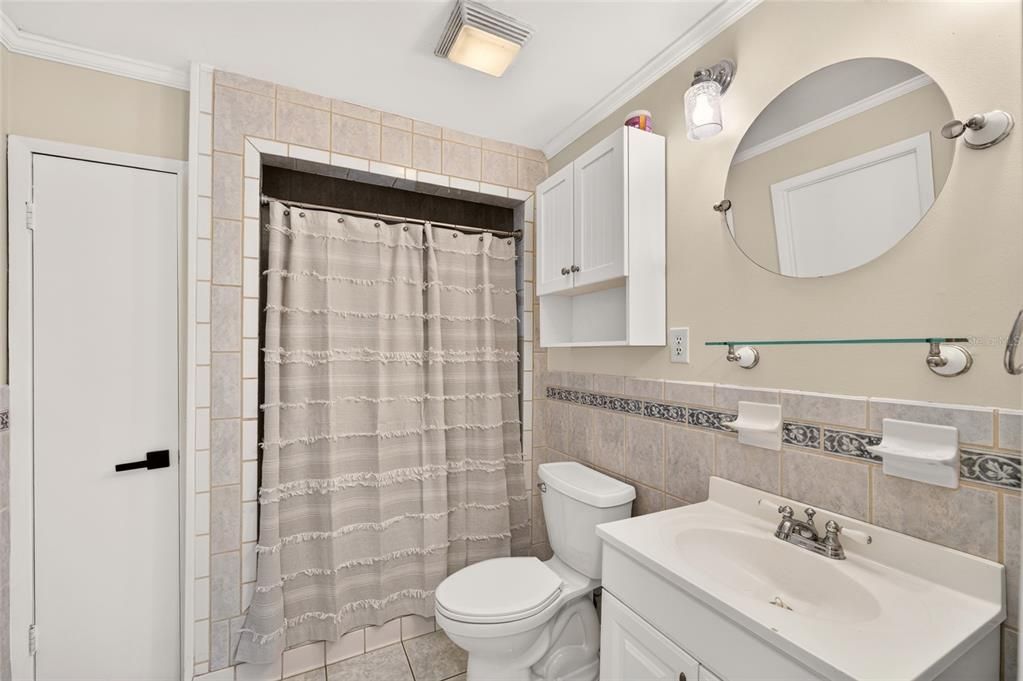 На продажу: $289,987 (3 спален, 2 ванн, 1720 Квадратных фут)
