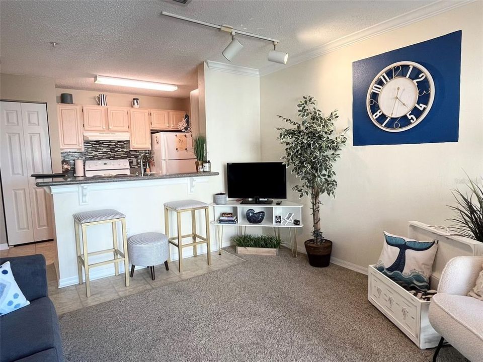 For Rent: $1,350 (1 beds, 1 baths, 576 Square Feet)