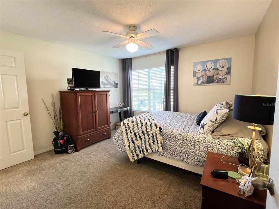 For Rent: $1,350 (1 beds, 1 baths, 576 Square Feet)