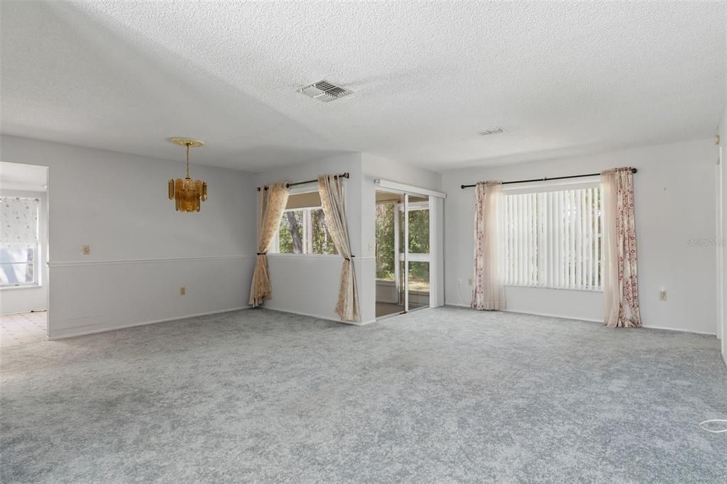 На продажу: $209,900 (2 спален, 2 ванн, 1128 Квадратных фут)
