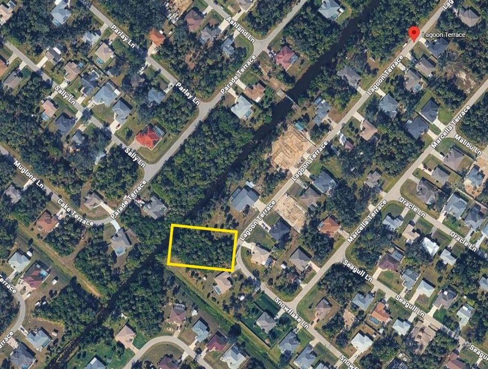На продажу: $49,500 (0.55 acres)