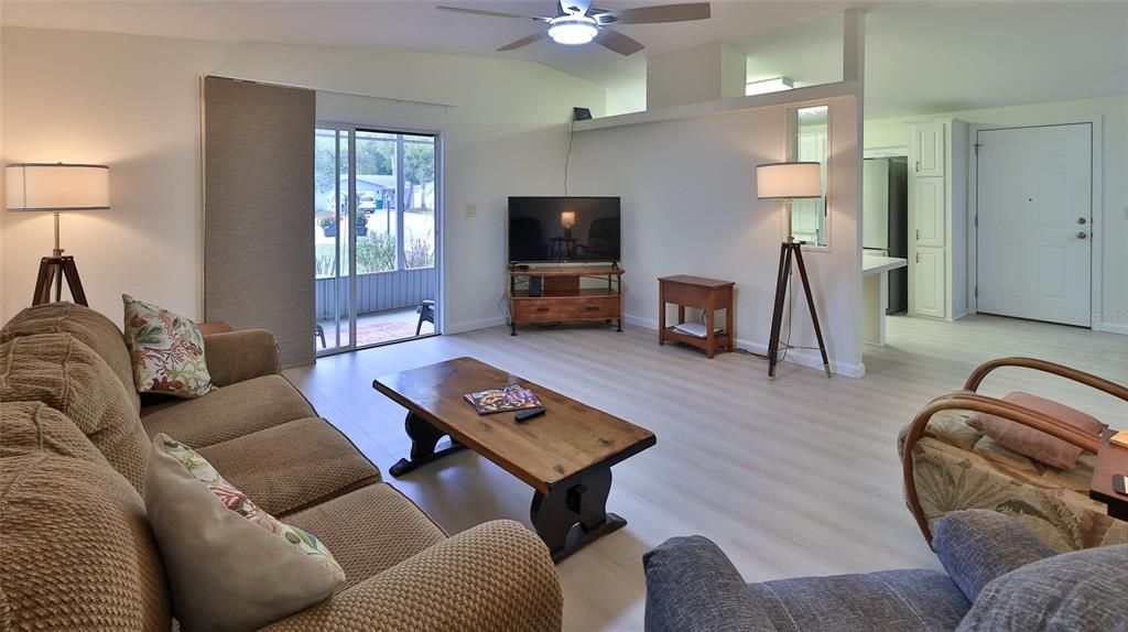 En Venta: $274,900 (2 camas, 2 baños, 1254 Pies cuadrados)